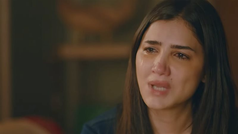 وفاة والد مي عمر