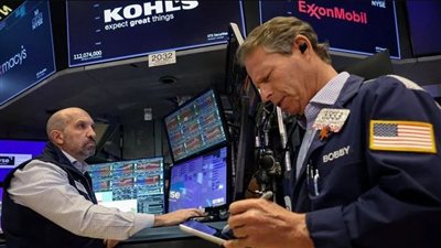 استطلاع رويترز: الأسهم العالمية مرشحة للصعود في 2026 لكن بزخم أضعف