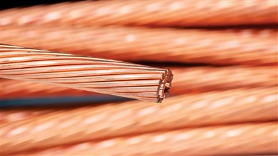 ارتفاع أسعار النحاس عالميًا مع توقعات بعجز الإمدادات، هل يؤثر على السوق المصري؟