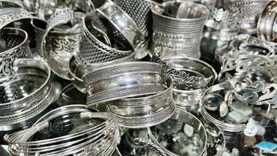 بهدوء يسبق القرار… كيف يتحرك سعر الفضة اليوم في السعودية؟