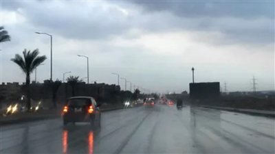 شبورة ورياح نشطة وطقس متقلب، توقعات درجات الحرارة يوم الخميس