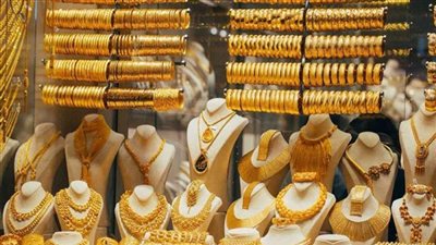 سعر الذهب لحظة بلحظة..  تعرف على سعر المصنعية والدمغة اليوم