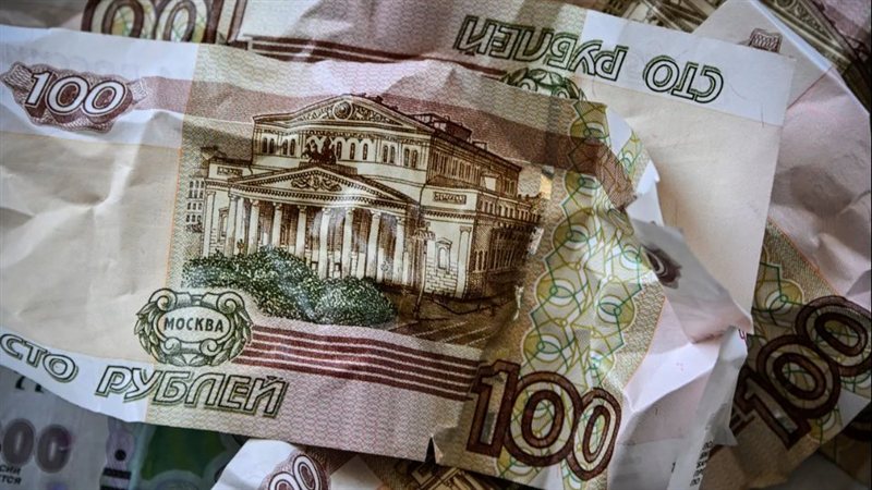  صعود الروبل   