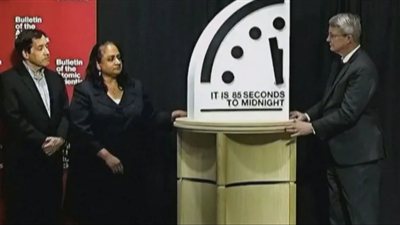 البشرية في خطر.. ساعة 