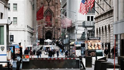 شلل مالي يضرب أمريكا.. هل يهدد الاستقرار الاقتصادي العالمي؟