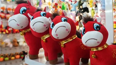 دمية بعينين حزينتين.. 