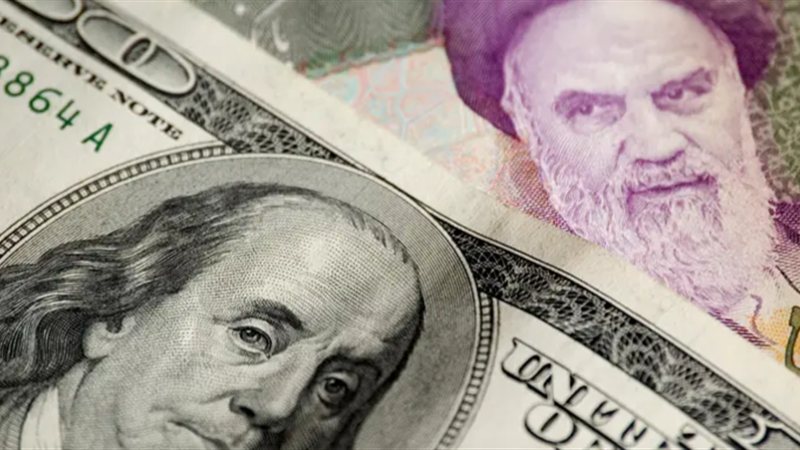 الريال الإيراني يتراجع