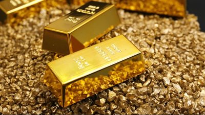 المعدن الأصفر يحلّق عالياً.. توترات العالم تمنح الذهب 