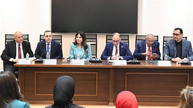 اجتماع  لجنة الإسكان